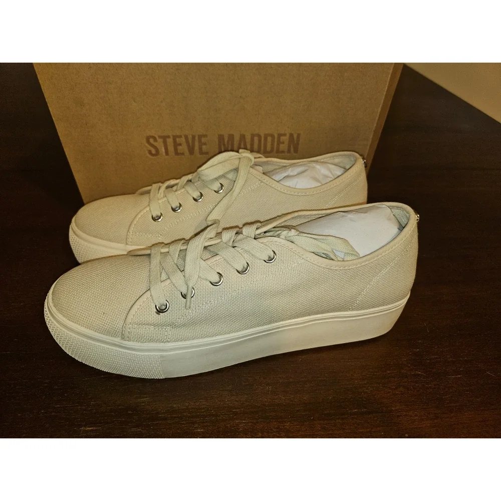 Steve Madden Women's Elore, Tan Lace Sneakers, Size‎ 11M.